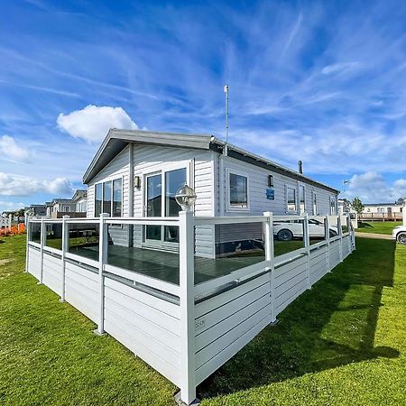 Stunning 6 Berth Lodge With Full Sea Views In Suffolk Ref 68007Cr Лоустофт Екстер'єр фото